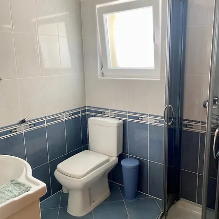 In 4 Bedroom *