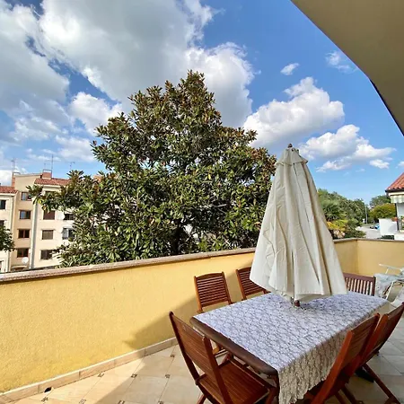 In 4 Bedroom Appartement *