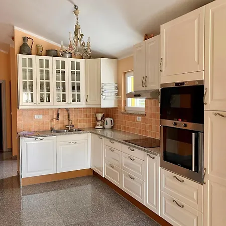 In 4 Bedroom *