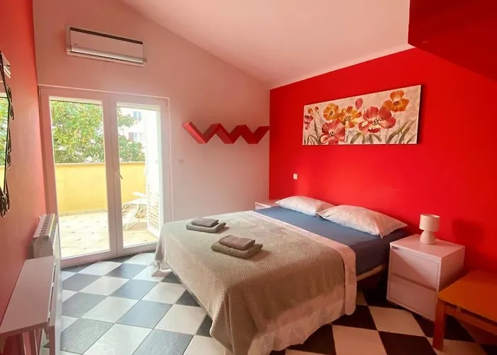 아파트 In 4 Bedroom 포레치