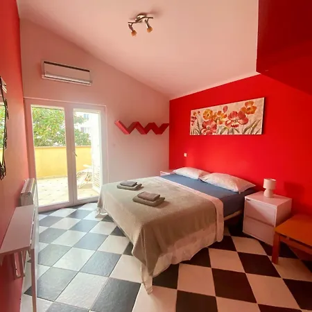 Apartament In 4 Bedroom Poreč